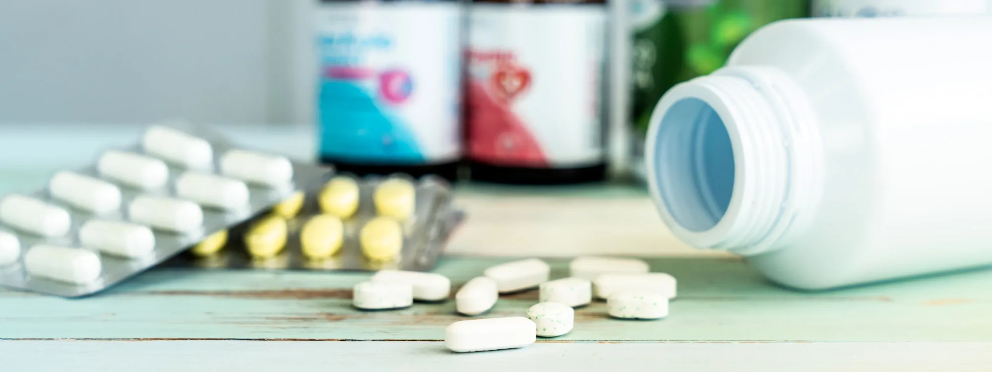 Banner explaining low dose naltrexone therapy, showcasing its role as an alternative treatment option for chronic conditions, immune system support, and inflammation management.
