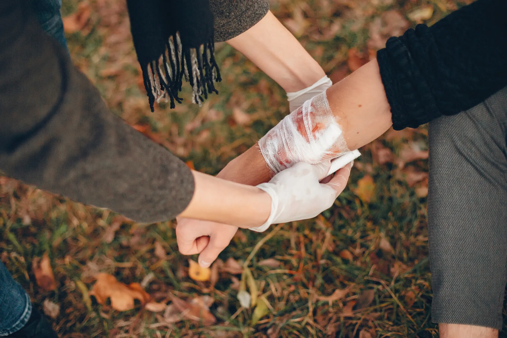 Banner explaining lesser-known factors that delay wound healing such as infection, poor nutrition, chronic illness, and improper wound care practices.